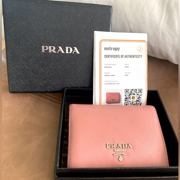 PRADA- Authentic 🍀 GUC Saffiano Bifold Wallet w/ COA & BOX! - Picture 1 of 14